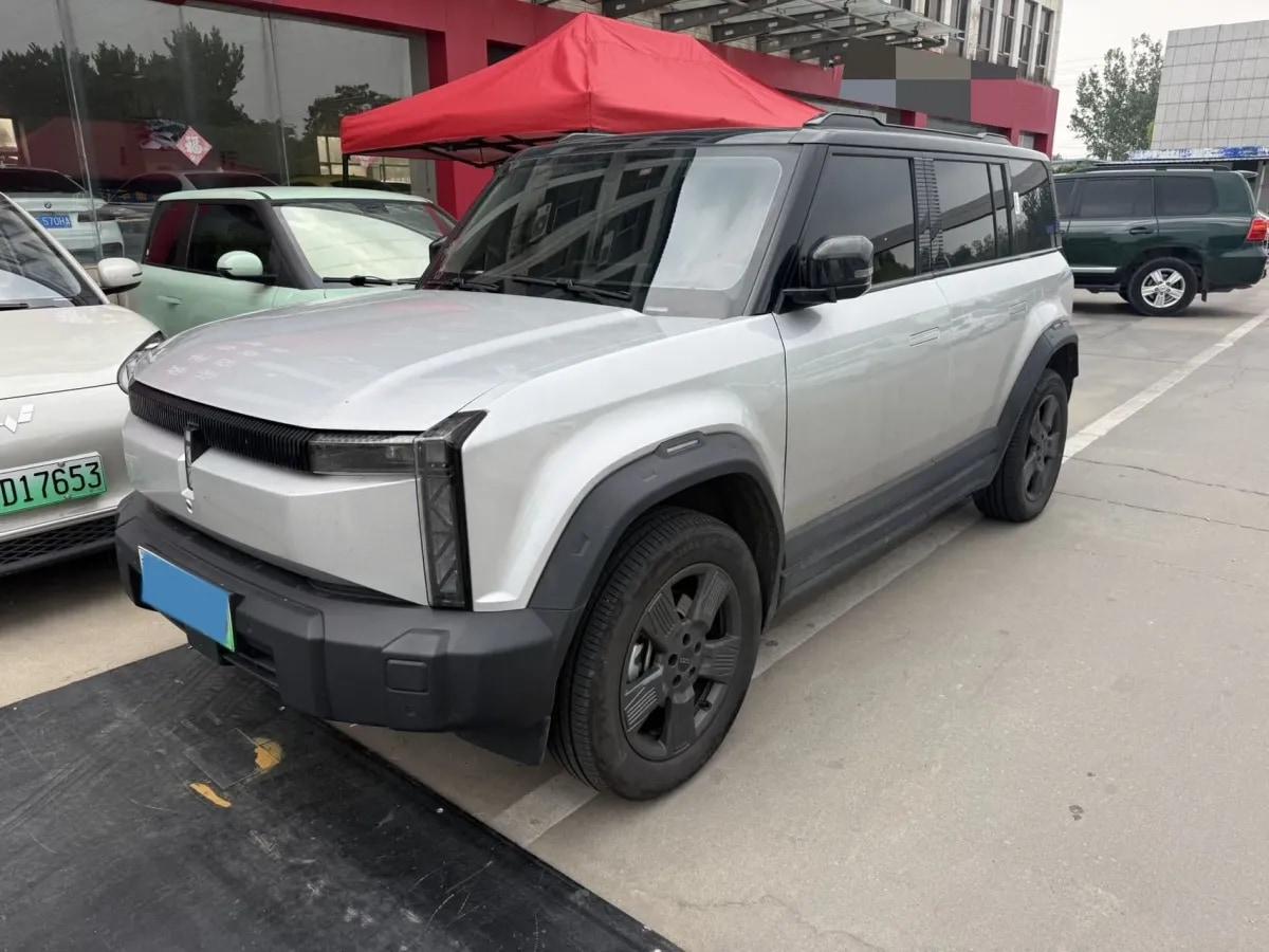 2024 iCAR iCAR 03 BEV 65.69KWH image 1