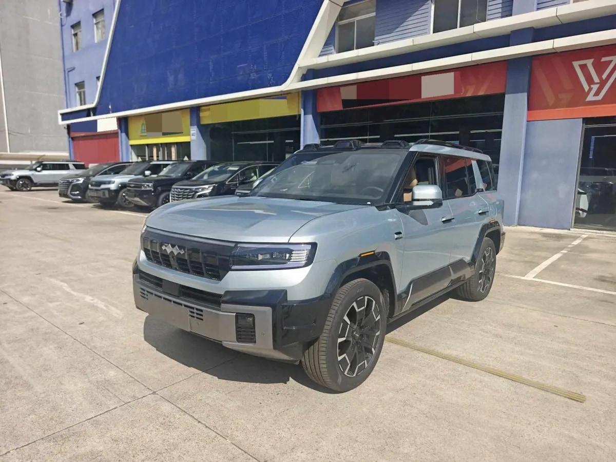 2025 FangChengBao Bao 8 2.0T 245HP L4 E-CVT PHEV 36.8KWH image 1