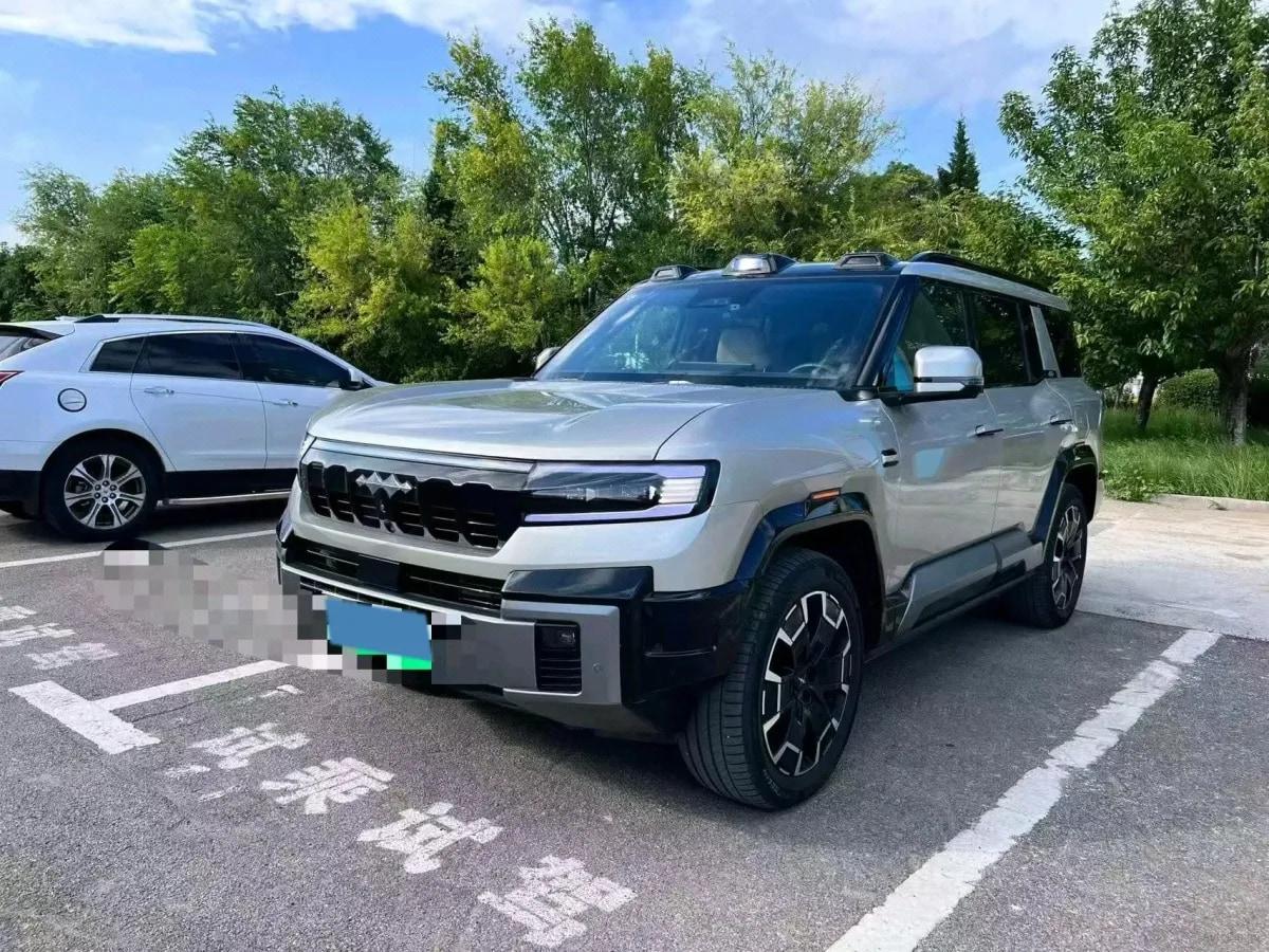 2025 FangChengBao Bao 8 2.0T 245HP L4 E-CVT PHEV 36.8KWH image 1