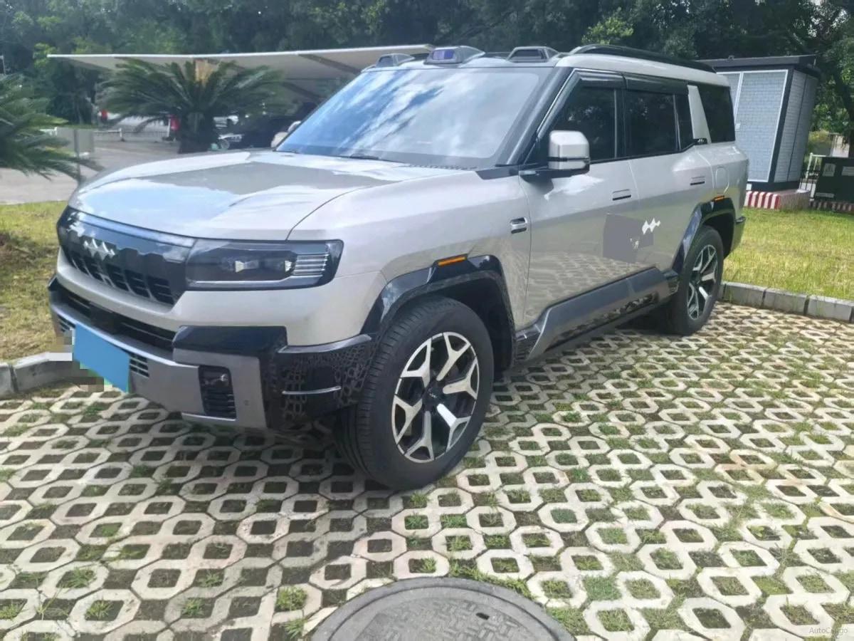 2025 FangChengBao Bao 8 2.0T 245HP L4 E-CVT PHEV 36.8KWH image 1