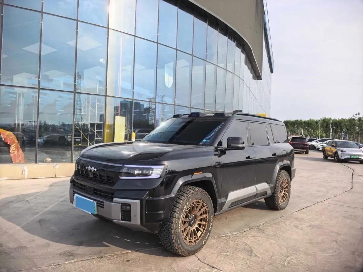 2025 FangChengBao Bao 8 2.0T 245HP L4 E-CVT PHEV 36.8KWH image 1
