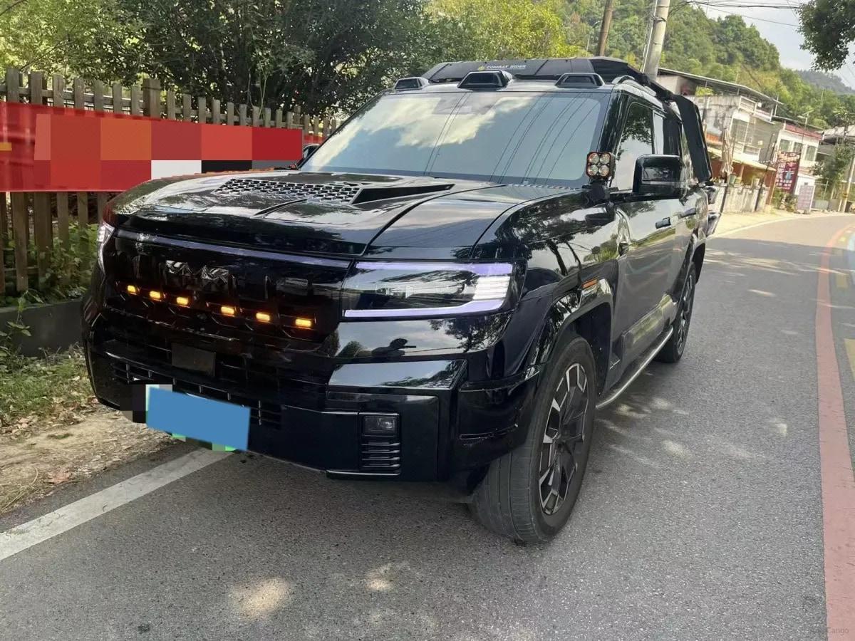 2025 FangChengBao Bao 8 2.0T 245HP L4 E-CVT PHEV 36.8KWH image 1