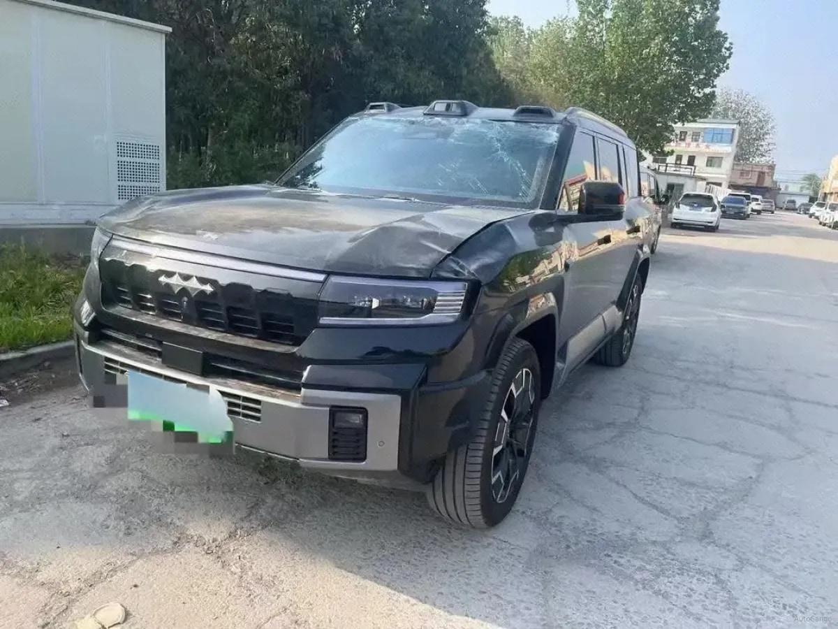 2025 FangChengBao Bao 8 2.0T 245HP L4 E-CVT PHEV 36.8KWH image 1