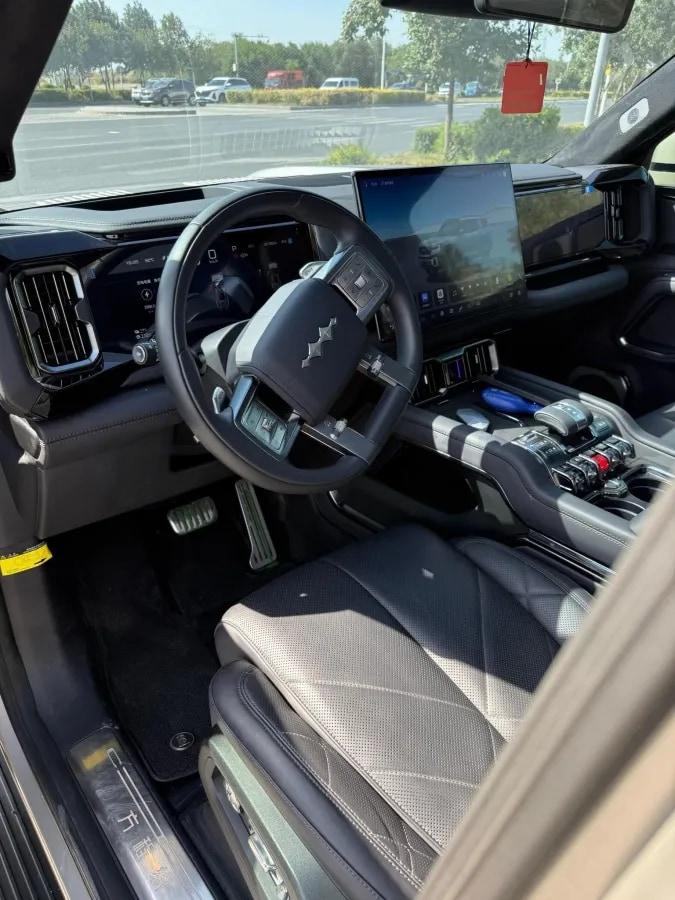 2025 FangChengBao Bao 8 2.0T 245HP L4 E-CVT PHEV 36.8KWH image 10