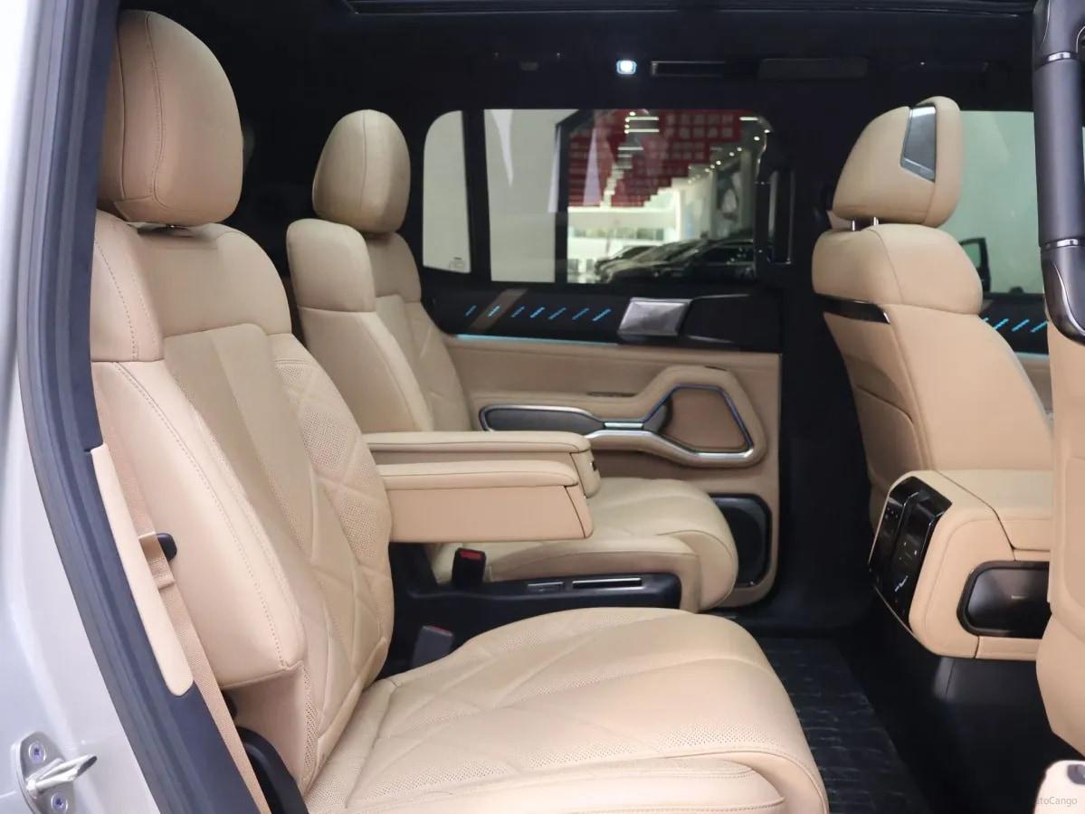 2025 Fang Cheng Bao Bao 8 2.0T 245HP L4 E-CVT PHEV 36.8KWH image 10