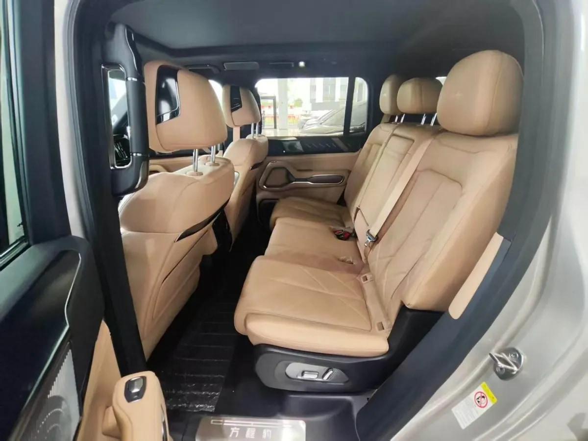 2025 FangChengBao Bao 8 2.0T 245HP L4 E-CVT PHEV 36.8KWH image 10