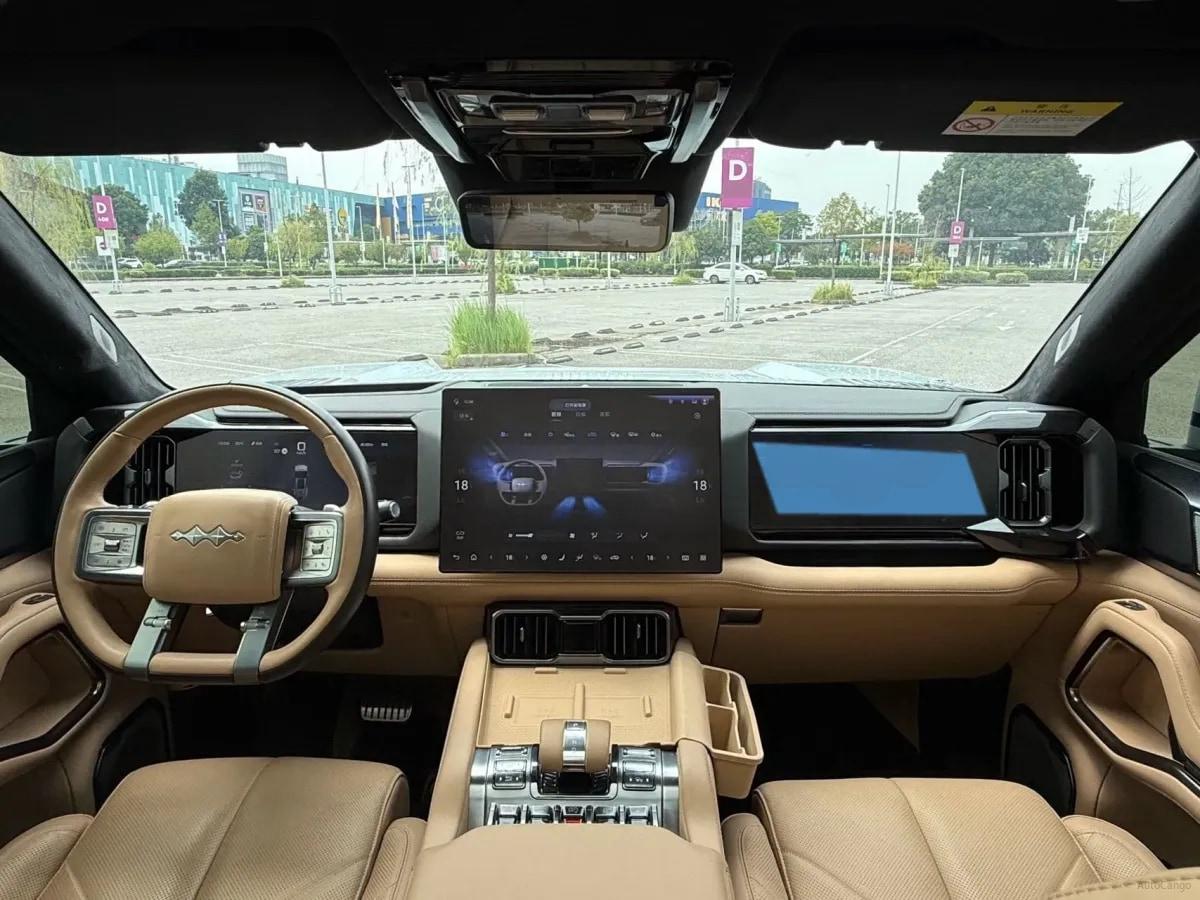 2025 FangChengBao Bao 8 2.0T 245HP L4 E-CVT PHEV 36.8KWH image 11