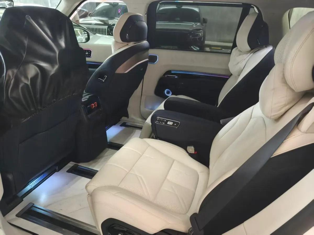 2025 Zeekr 9X 2.0T 279HP L4 1DHT PHEV image 11