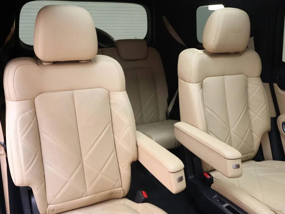 2025 Fang Cheng Bao Bao 8 2.0T 245HP L4 E-CVT PHEV 36.8KWH image 11