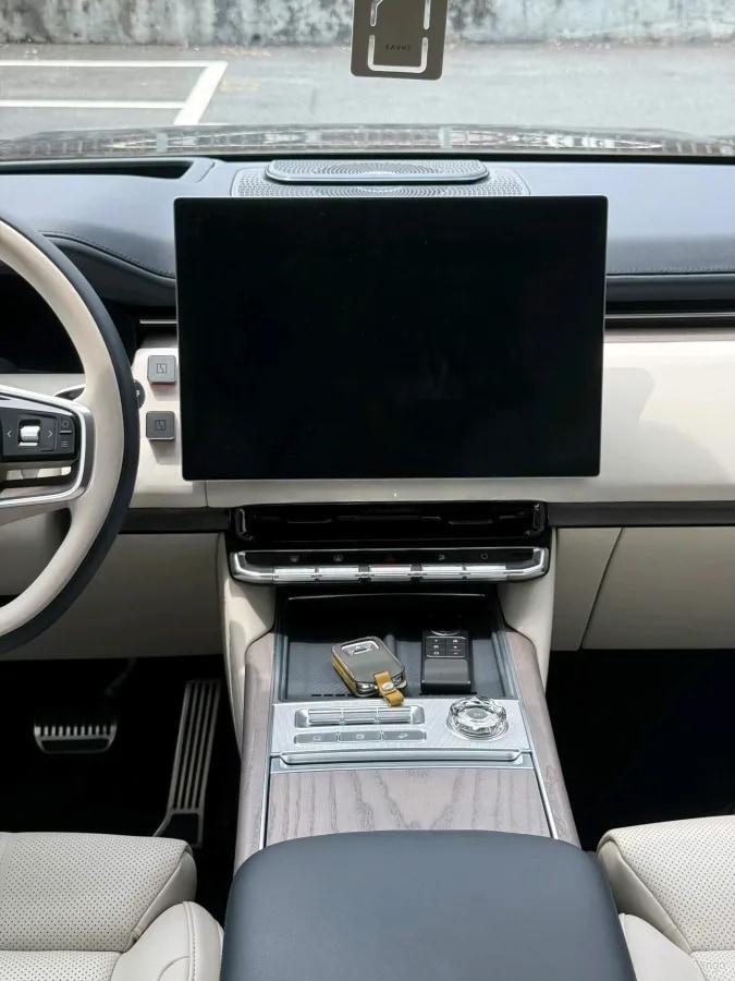 2025 Zeekr 9X 2.0T 279HP L4 1DHT PHEV image 11