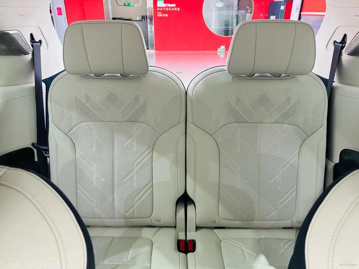 2025 Zeekr 9X 2.0T 279HP L4 1DHT PHEV image 12