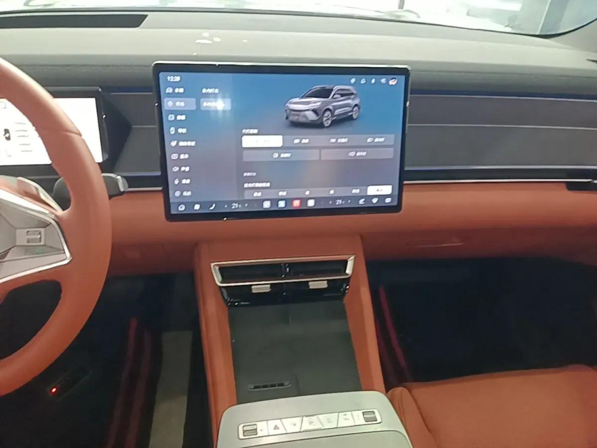 2025 BYD Tang L 1.5T 156HP L4 E-CVT PHEV 35.6KWH 175km image 12