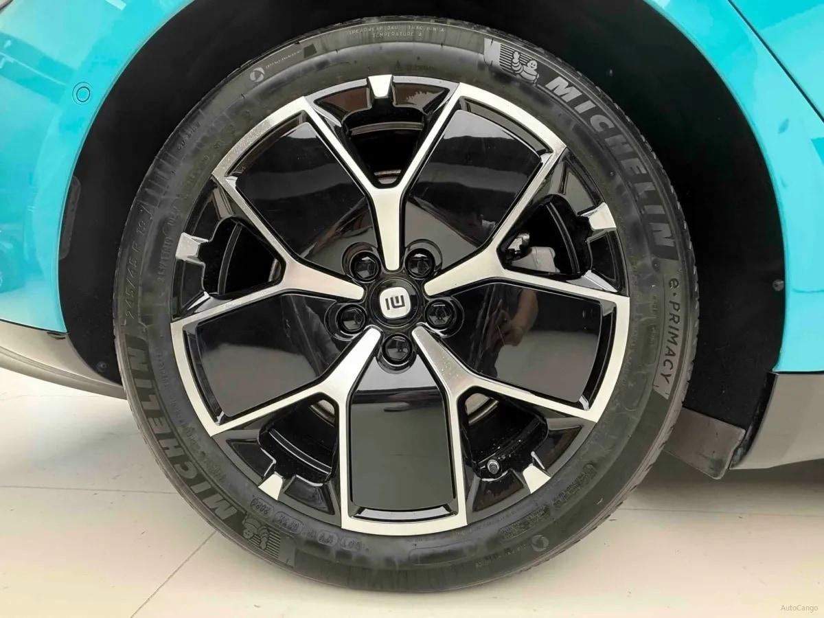 2024 Xiaomi SU7 BEV 94.3KWH 830km image 12