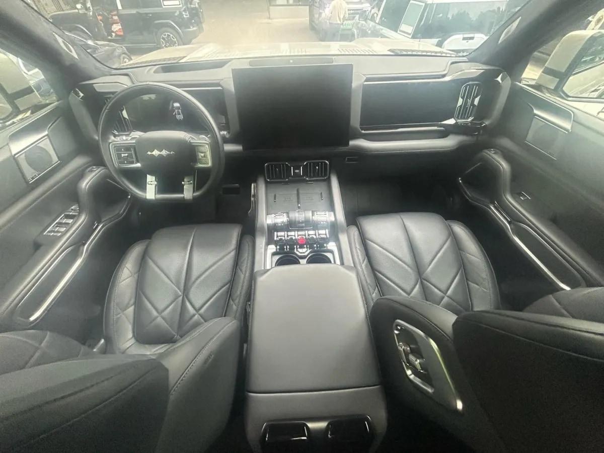 2025 FangChengBao Bao 8 2.0T 245HP L4 E-CVT PHEV 36.8KWH image 12