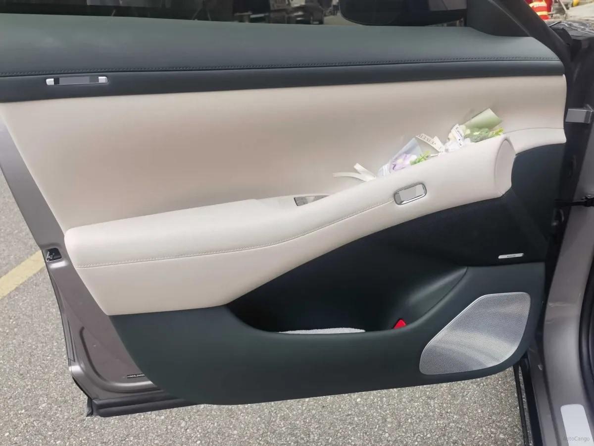 2025 Xiaomi YU7 BEV 96.3KWH 770km image 12