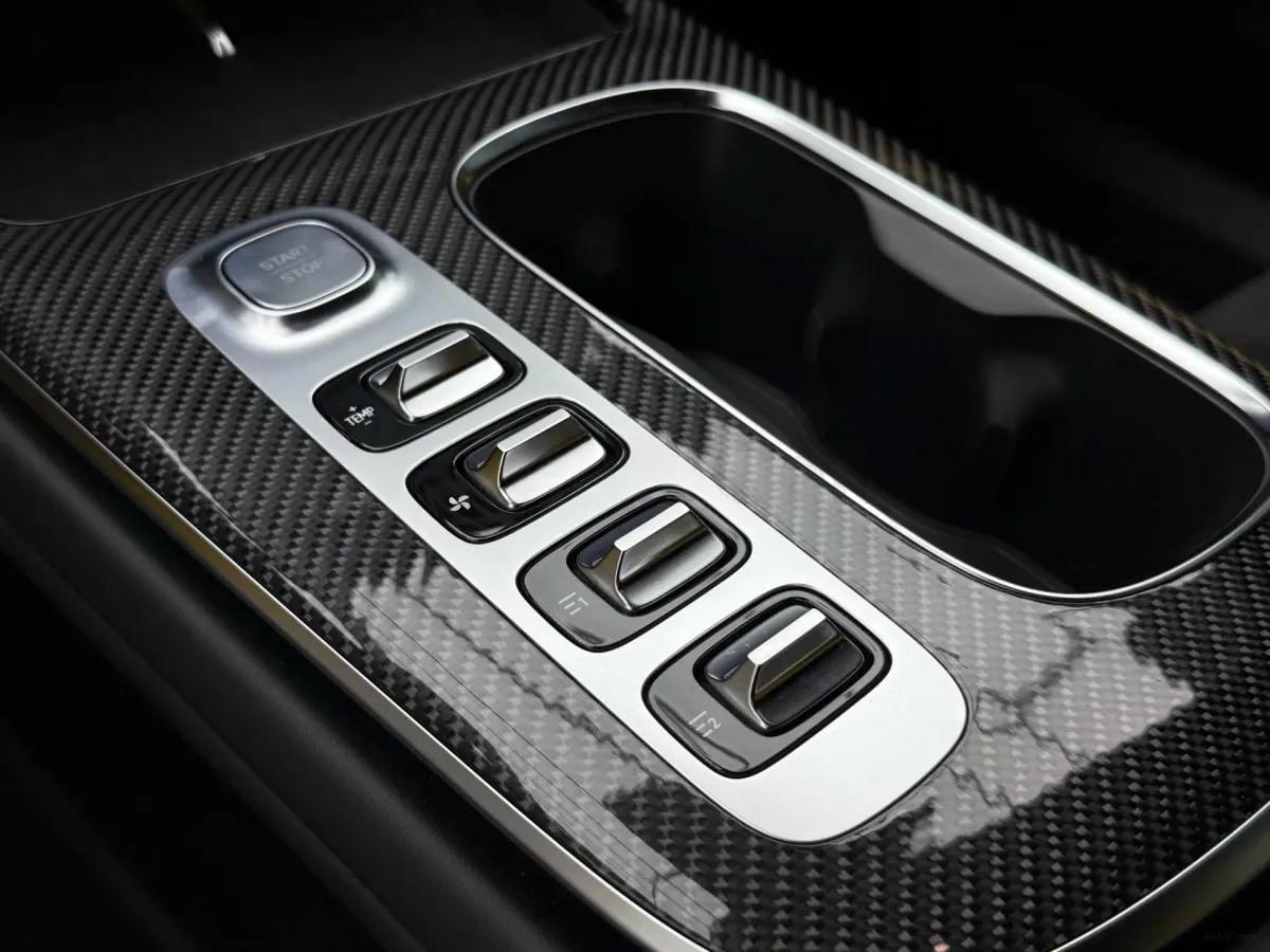 2025 Xiaomi SU7 Ultra BEV 93.7KWH 630km image 12