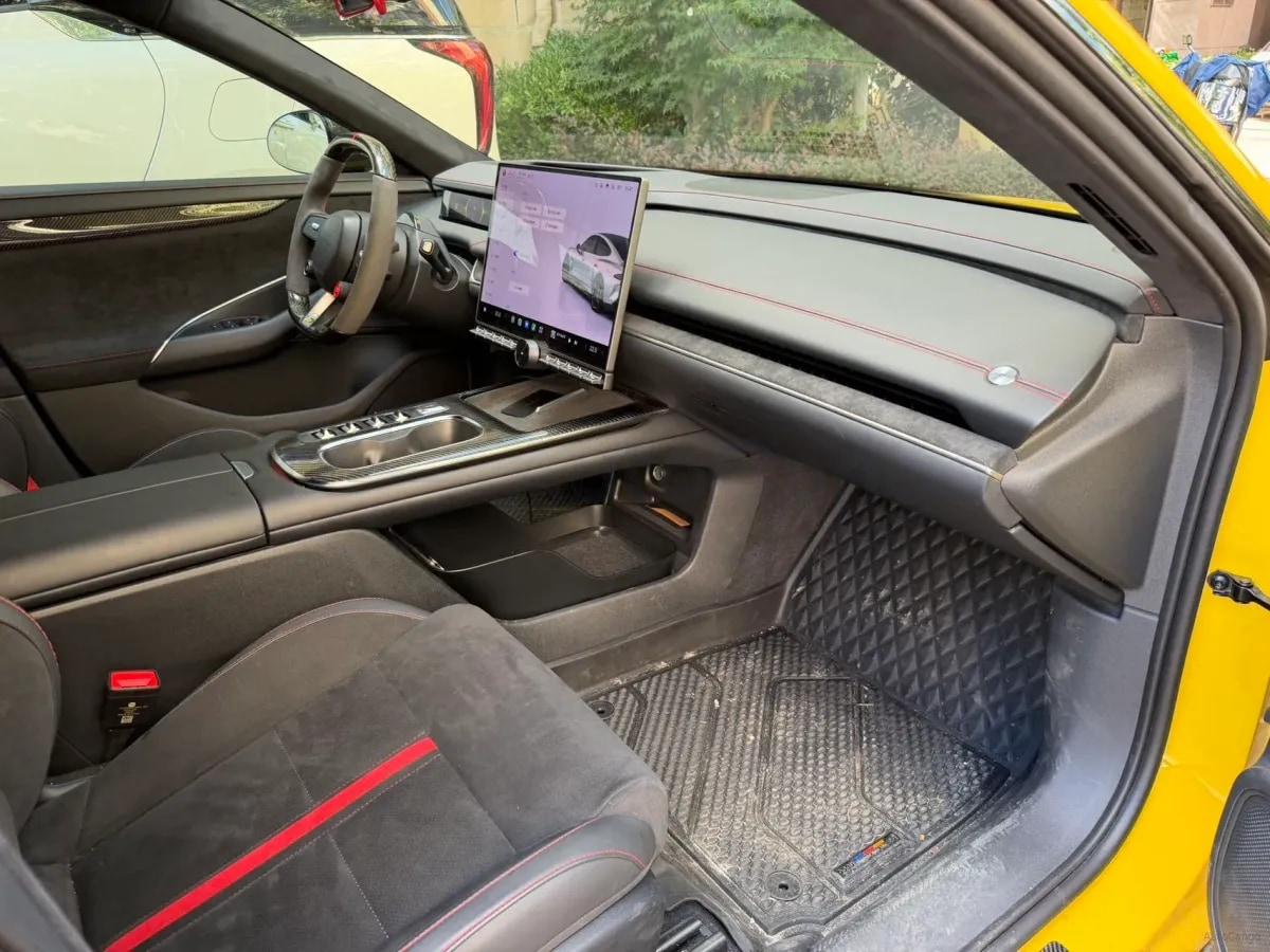 2025 Xiaomi SU7 Ultra BEV 93.7KWH 630km image 13