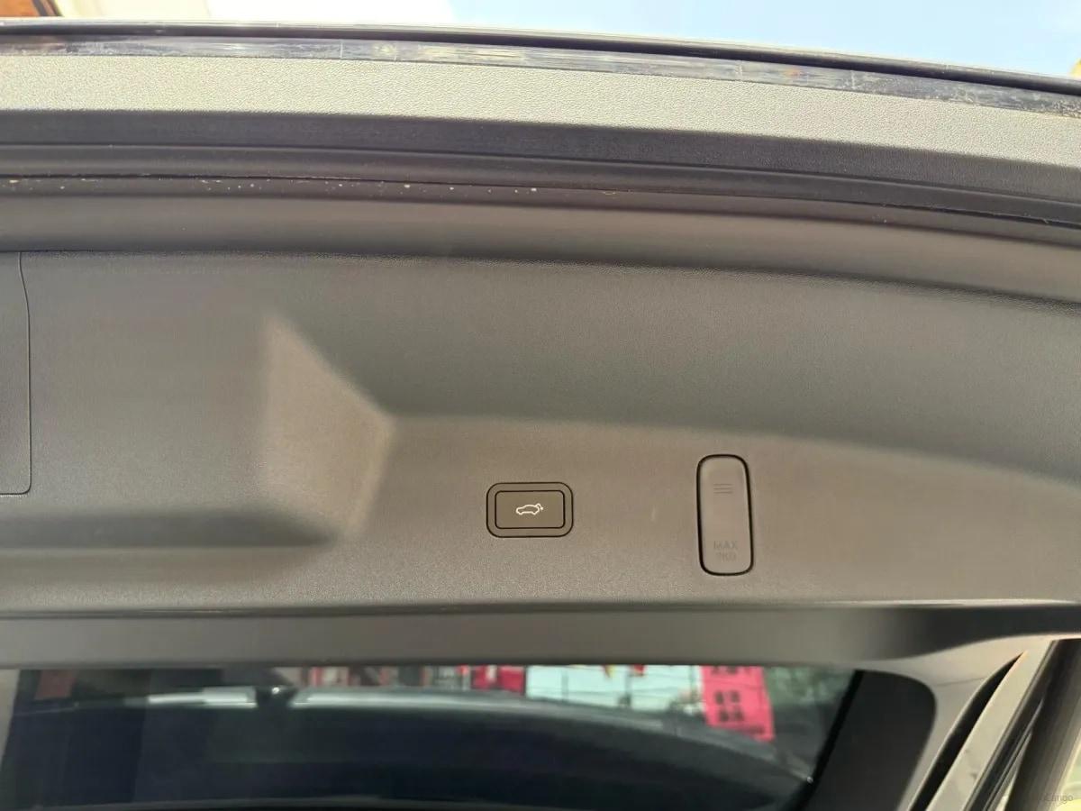 2025 Zeekr 9X 2.0T 279HP L4 1DHT PHEV image 14