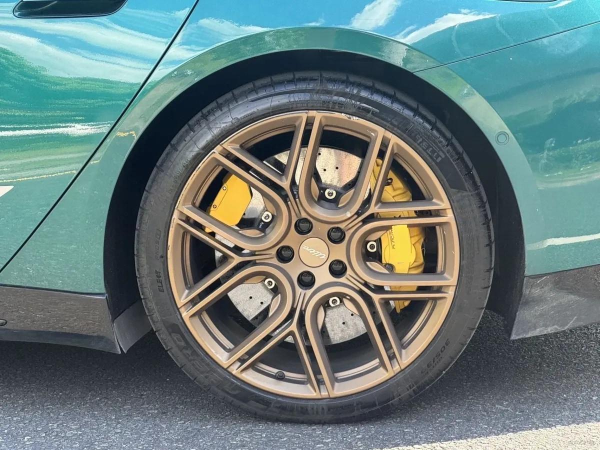 2025 Xiaomi SU7 Ultra BEV 93.7KWH 630km image 14