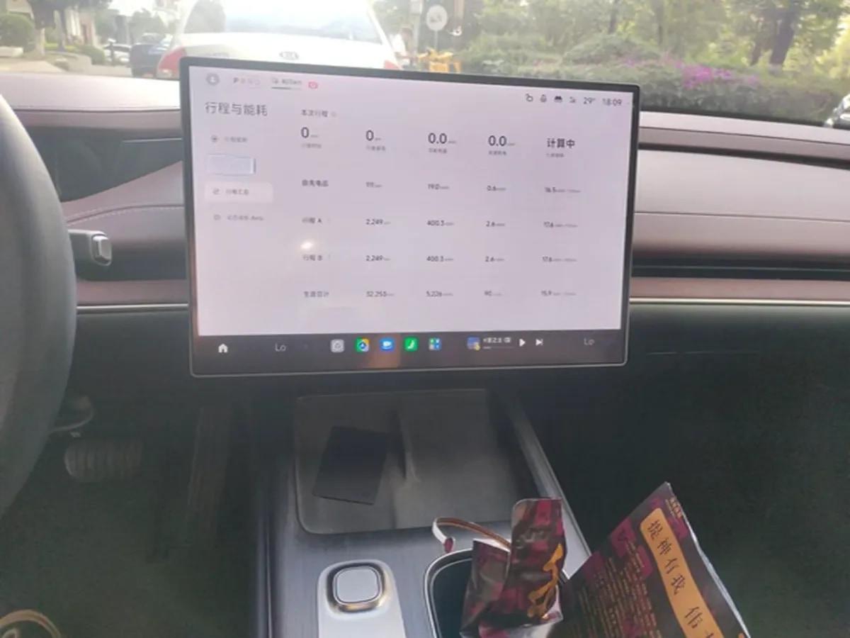 2024 Xiaomi SU7 BEV 73.6KWH image 14