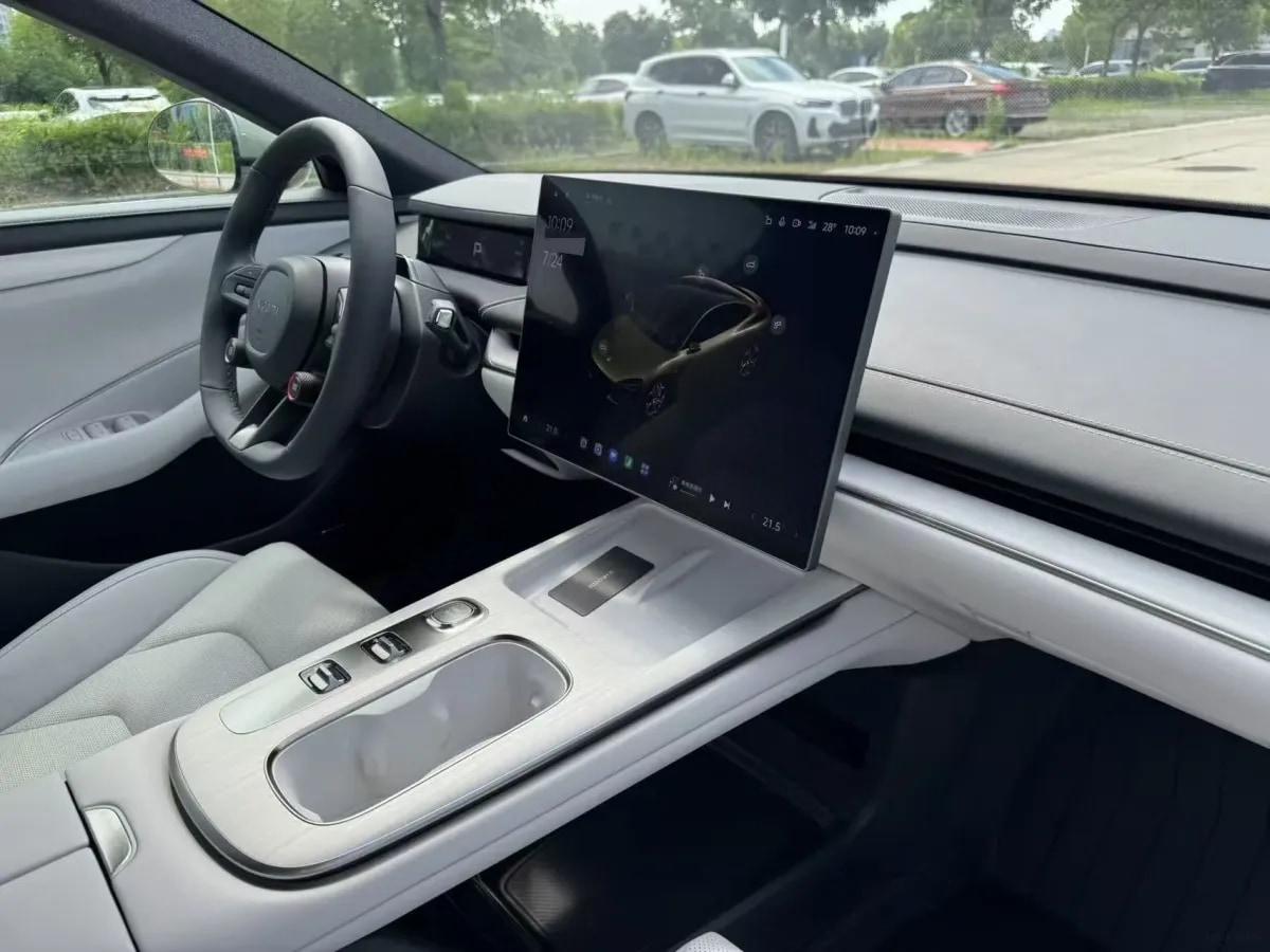 2024 Xiaomi SU7 BEV 73.6KWH image 14