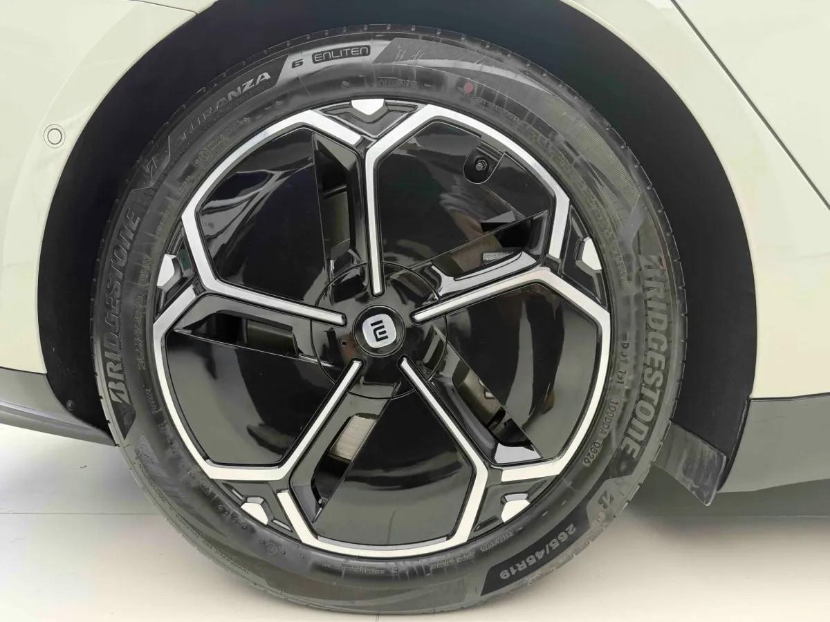 2026 Xiaomi SU7 BEV 96.3KWH 902km image 14