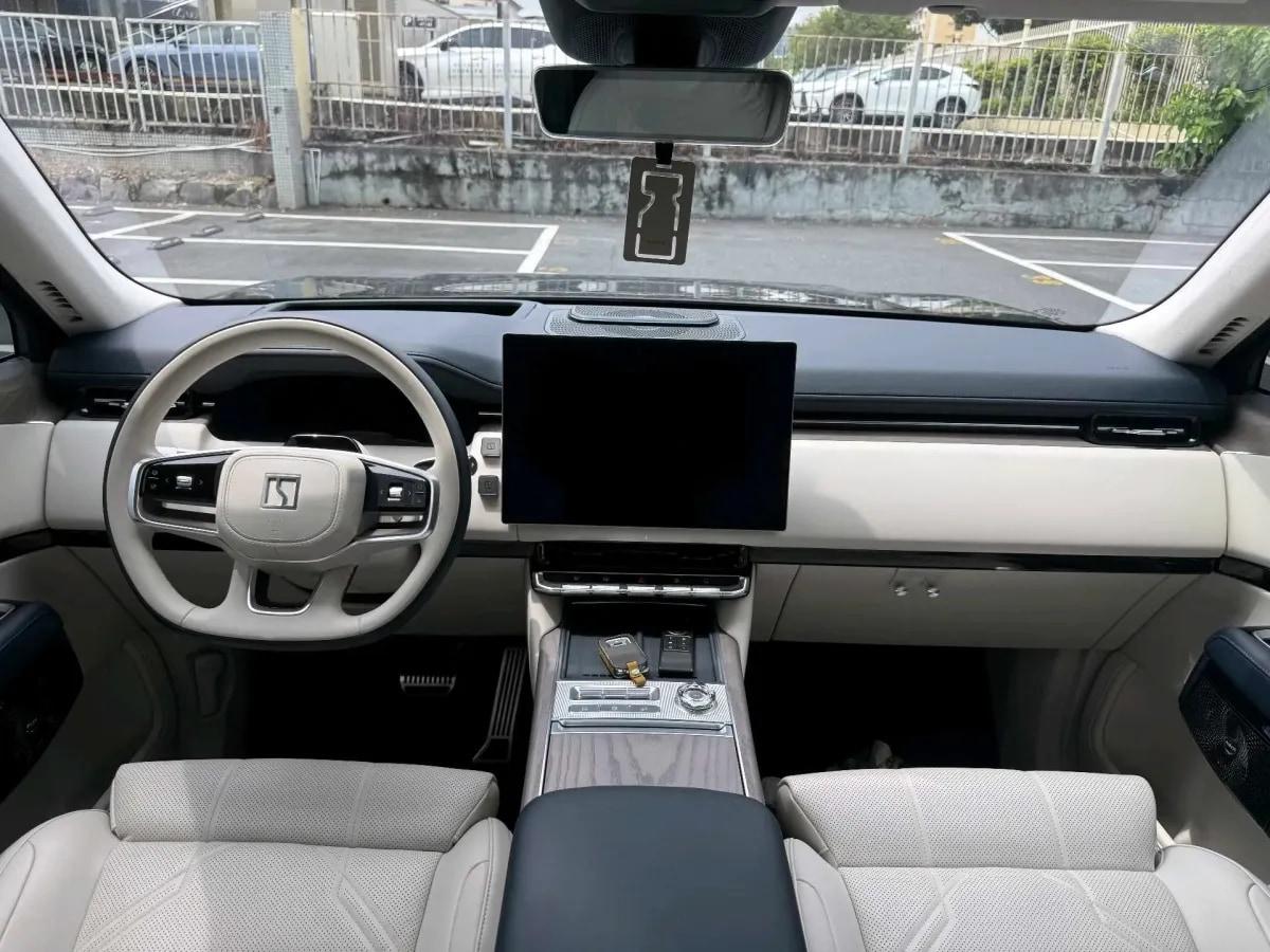2025 Zeekr 9X 2.0T 279HP L4 1DHT PHEV image 15