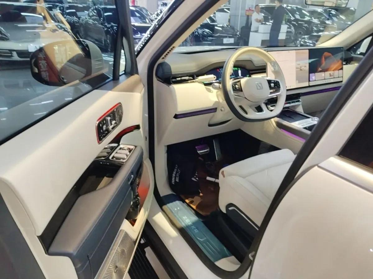 2025 Zeekr 9X 2.0T 279HP L4 1DHT PHEV 70KWH 355km image 15