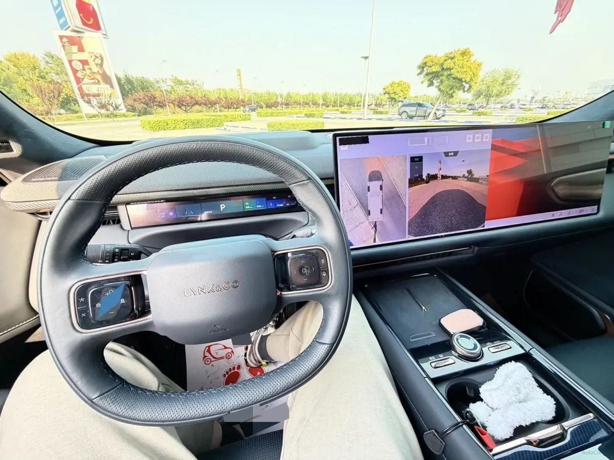 2025 LYNK&CO 900 2.0T 254HP L4 3DHT PHEV 52.38KWH 280km image 15
