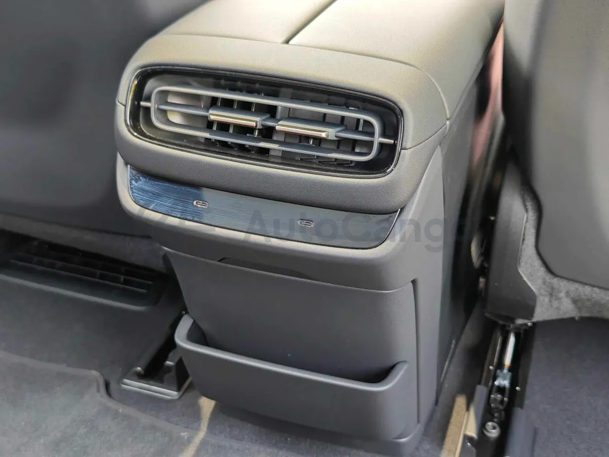 2024 MI SU7 BEV 101KWH image 16