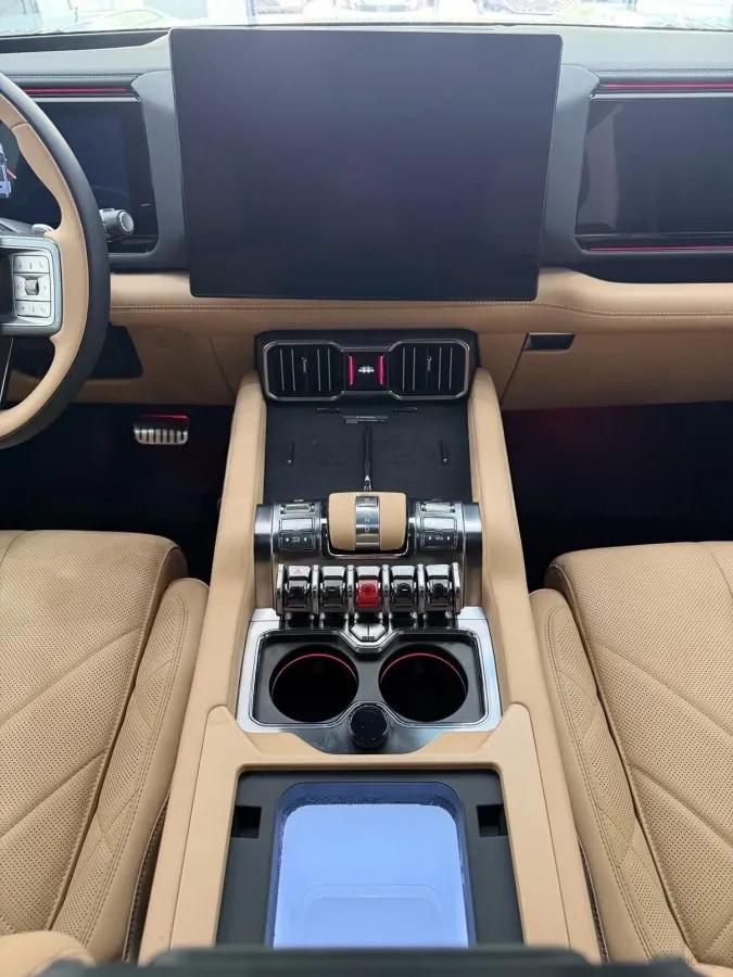 2025 Fang Cheng Bao Bao 8 2.0T 245HP L4 E-CVT PHEV 36.8KWH image 16