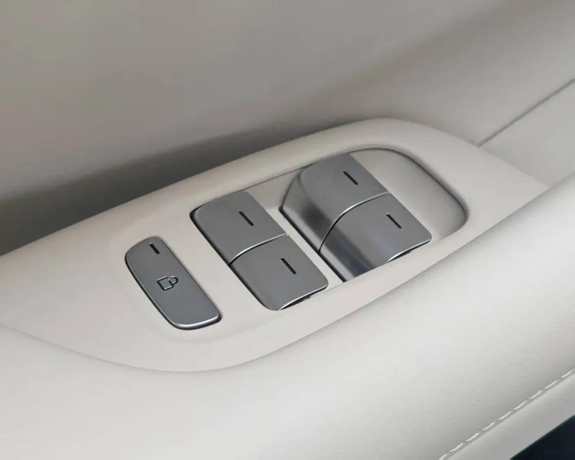 2025 Xiaomi YU7 BEV 101.7KWH image 16