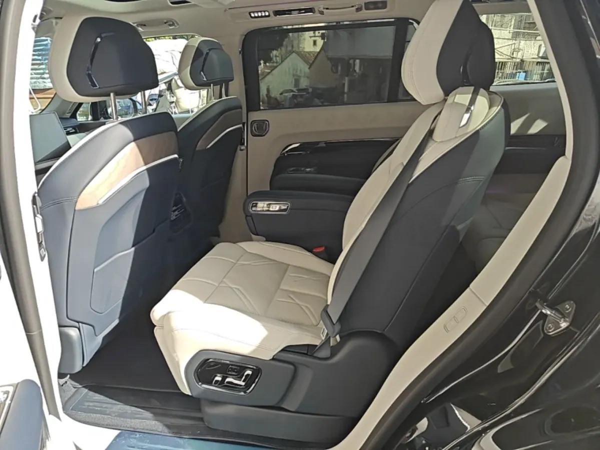 2025 Zeekr 9X 2.0T 279HP L4 1DHT PHEV image 16
