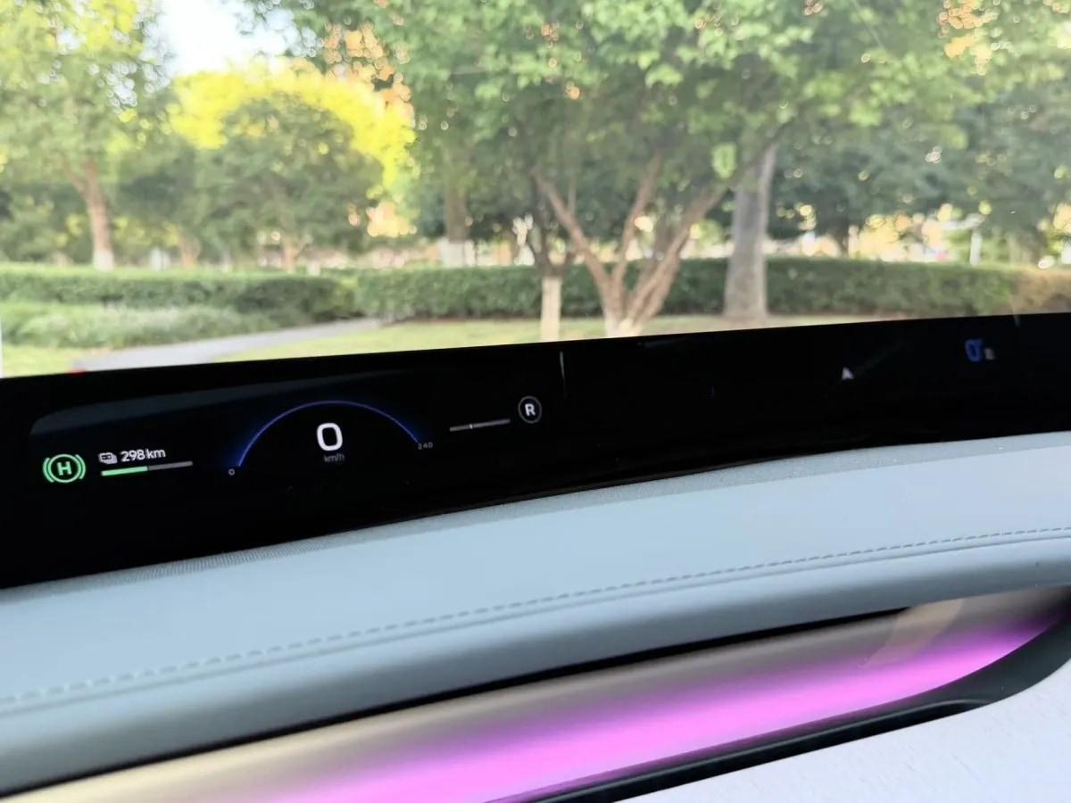 2025 Xiaomi YU7 BEV 96.3KWH image 17