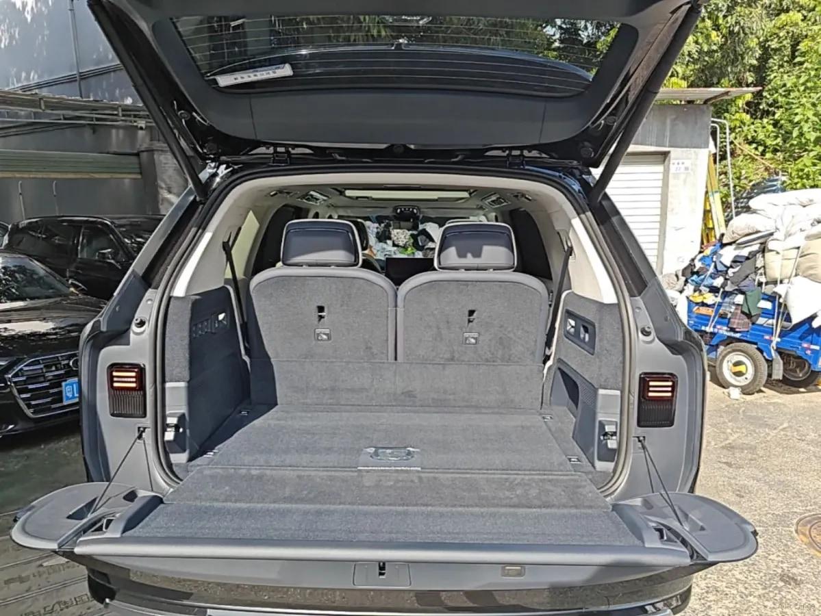 2025 Zeekr 9X 2.0T 279HP L4 1DHT PHEV image 18