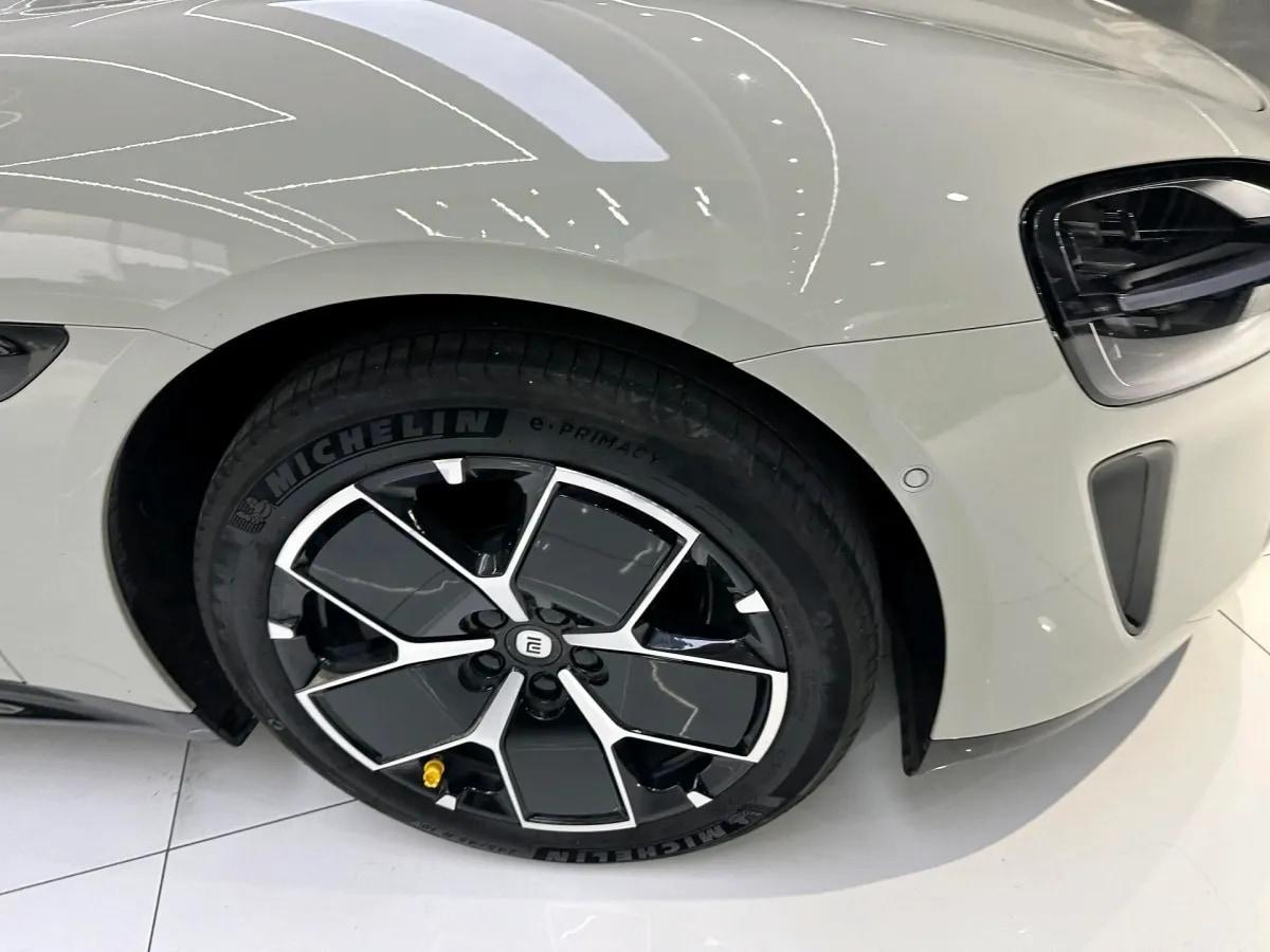 2024 Xiaomi SU7 BEV 73.6KWH image 19