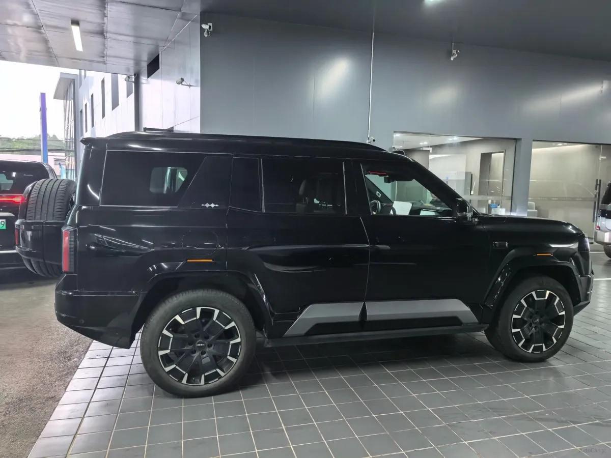 2025 Fang Cheng Bao Bao 8 2.0T 245HP L4 E-CVT PHEV 36.8KWH image 2