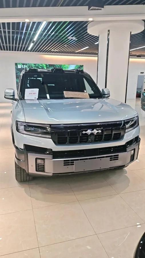 2025 FangChengBao Bao 8 2.0T 245HP L4 E-CVT PHEV 36.8KWH image 2