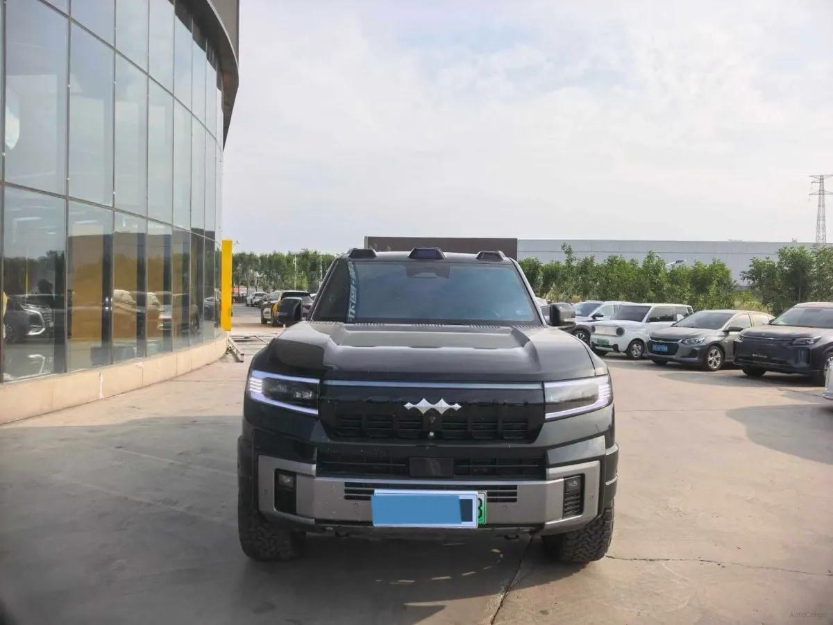 2025 FangChengBao Bao 8 2.0T 245HP L4 E-CVT PHEV 36.8KWH image 2