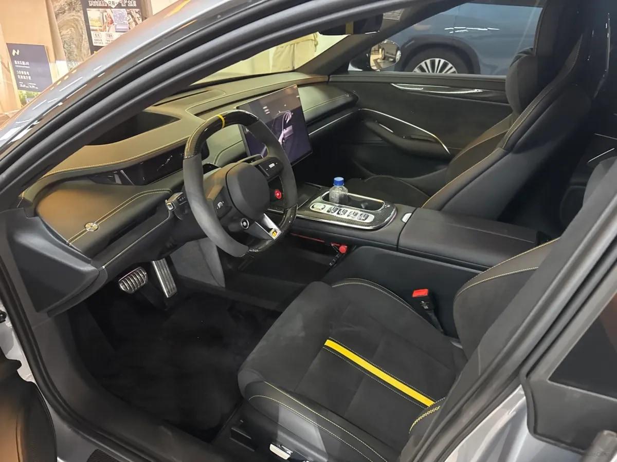 2025 Xiaomi SU7 Ultra BEV 93.7KWH image 2