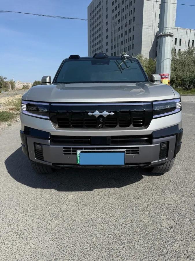 2025 FangChengBao Bao 8 2.0T 245HP L4 E-CVT PHEV 36.8KWH image 2