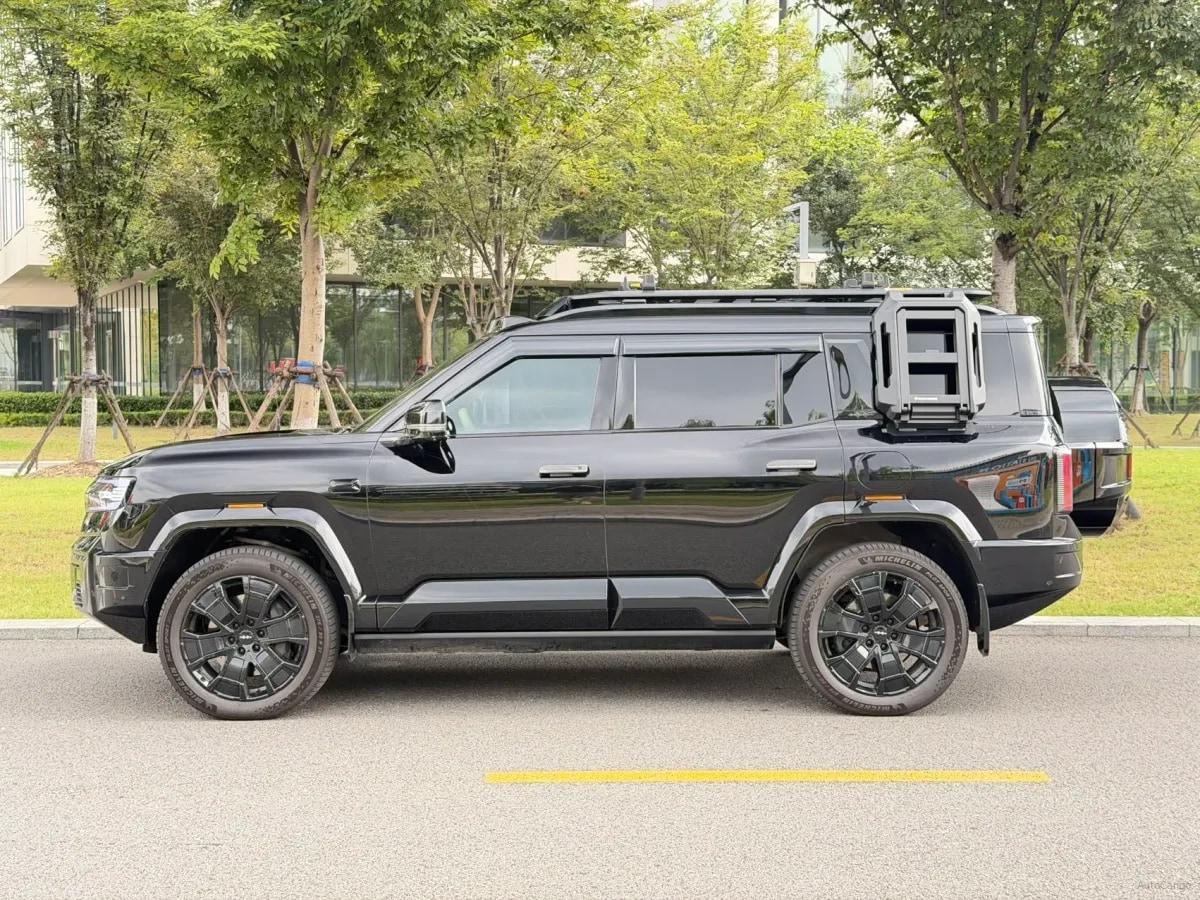2025 Fang Cheng Bao Bao 8 2.0T 245HP L4 E-CVT PHEV 36.8KWH image 2