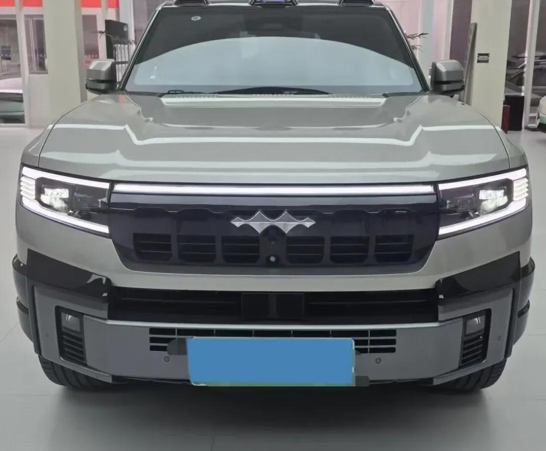 2025 FangChengBao Bao 8 2.0T 245HP L4 E-CVT PHEV 36.8KWH image 2