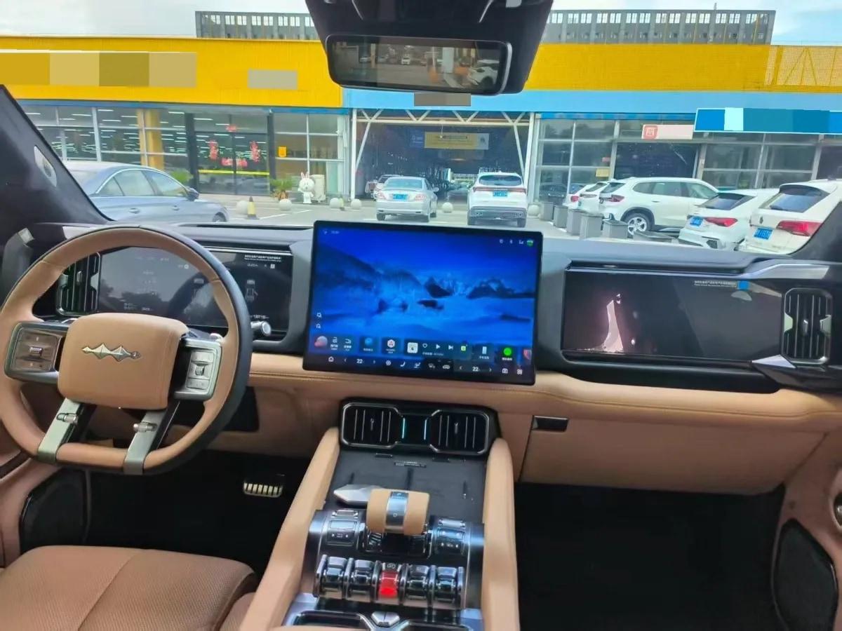 2025 FangChengBao Bao 8 2.0T 245HP L4 E-CVT PHEV 36.8KWH image 2