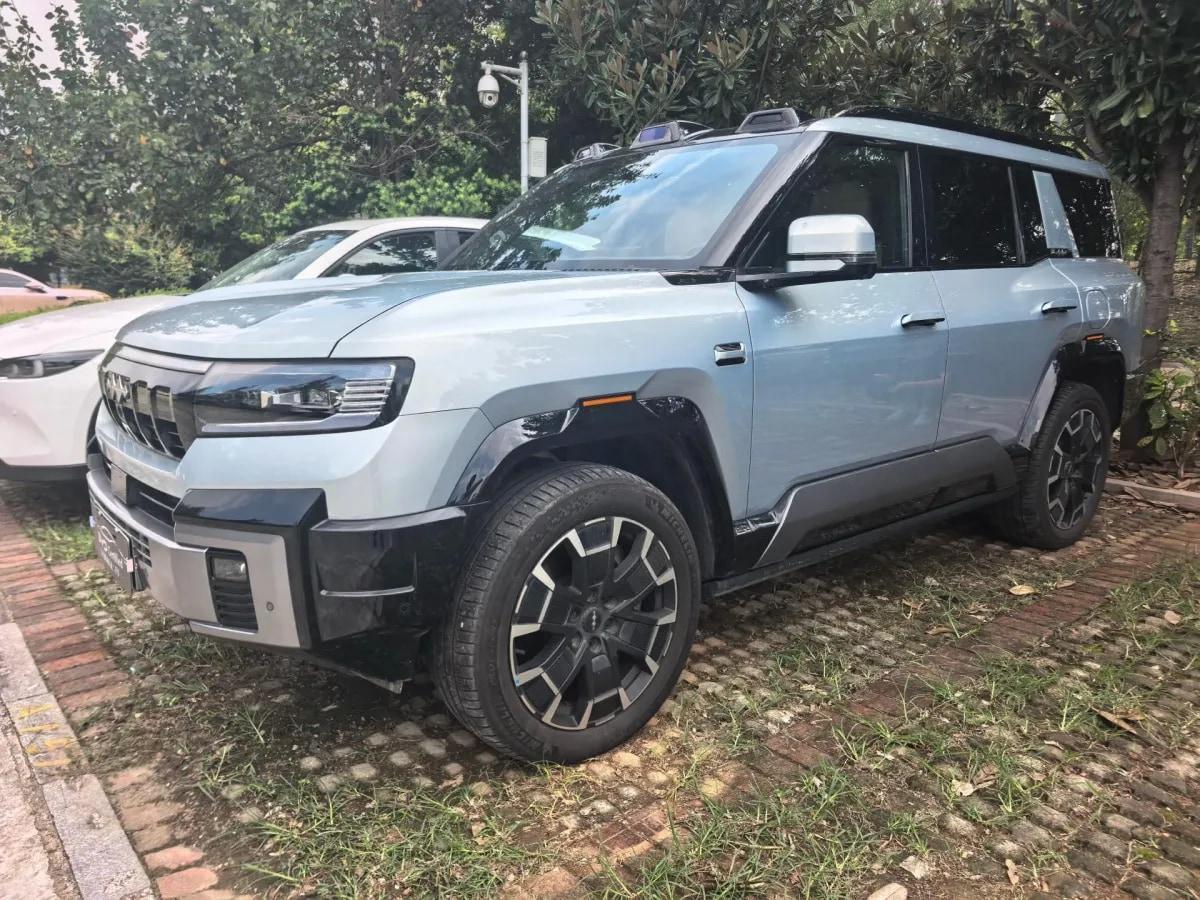 2025 FangChengBao Bao 8 2.0T 245HP L4 E-CVT PHEV 36.8KWH image 2