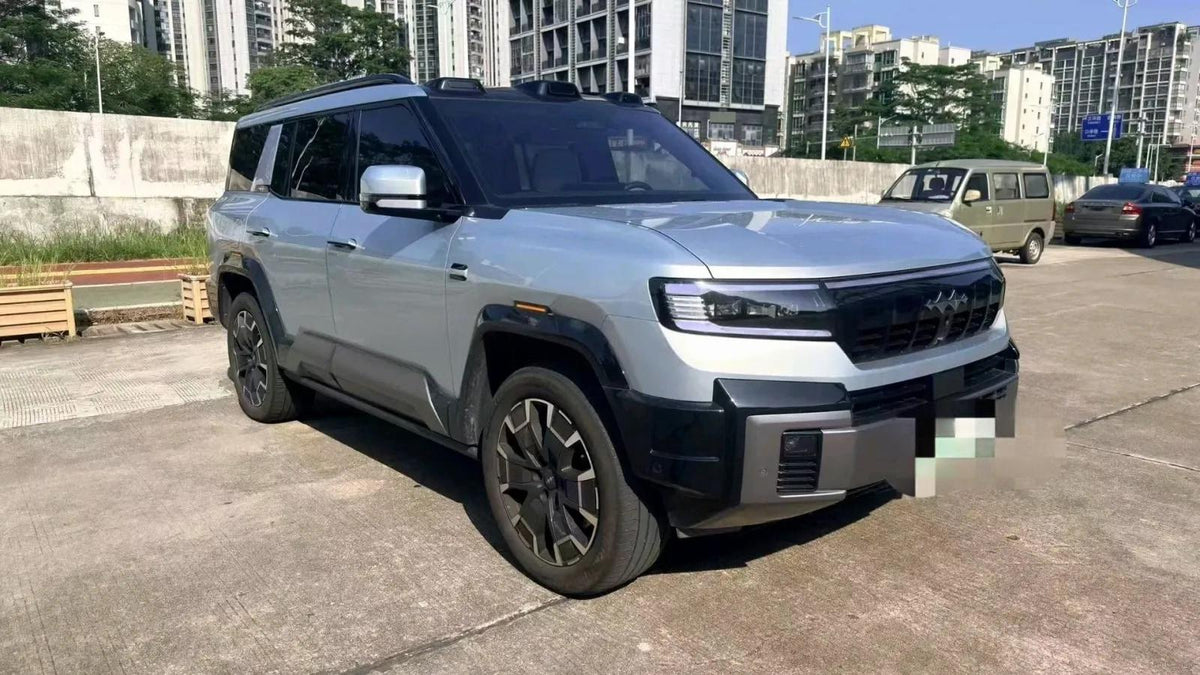 2025 FangChengBao Bao 8 2.0T 245HP L4 E-CVT PHEV 36.8KWH image 2
