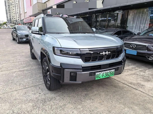 2025 FangChengBao Bao 8 2.0T 245HP L4 E-CVT PHEV 36.8KWH image 2