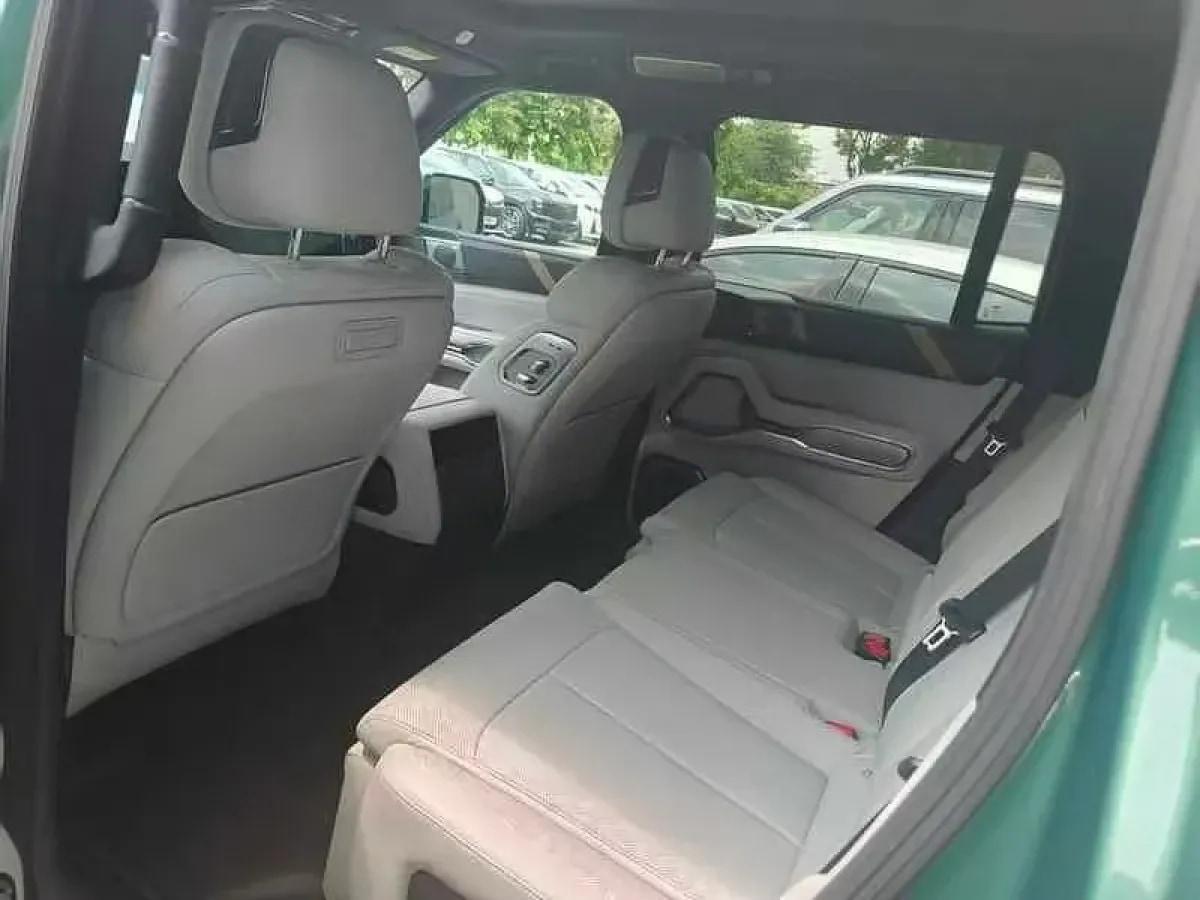 2025 FangChengBao Bao 8 2.0T 245HP L4 E-CVT PHEV 36.8KWH image 2