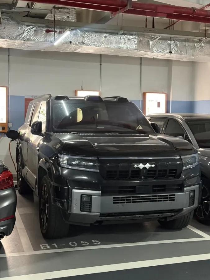 2025 Fang Cheng Bao Bao 8 2.0T 245HP L4 E-CVT PHEV 36.8KWH image 2
