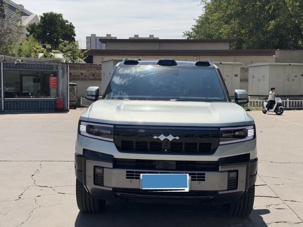 2025 FangChengBao Bao 8 2.0T 245HP L4 E-CVT PHEV 36.8KWH image 2